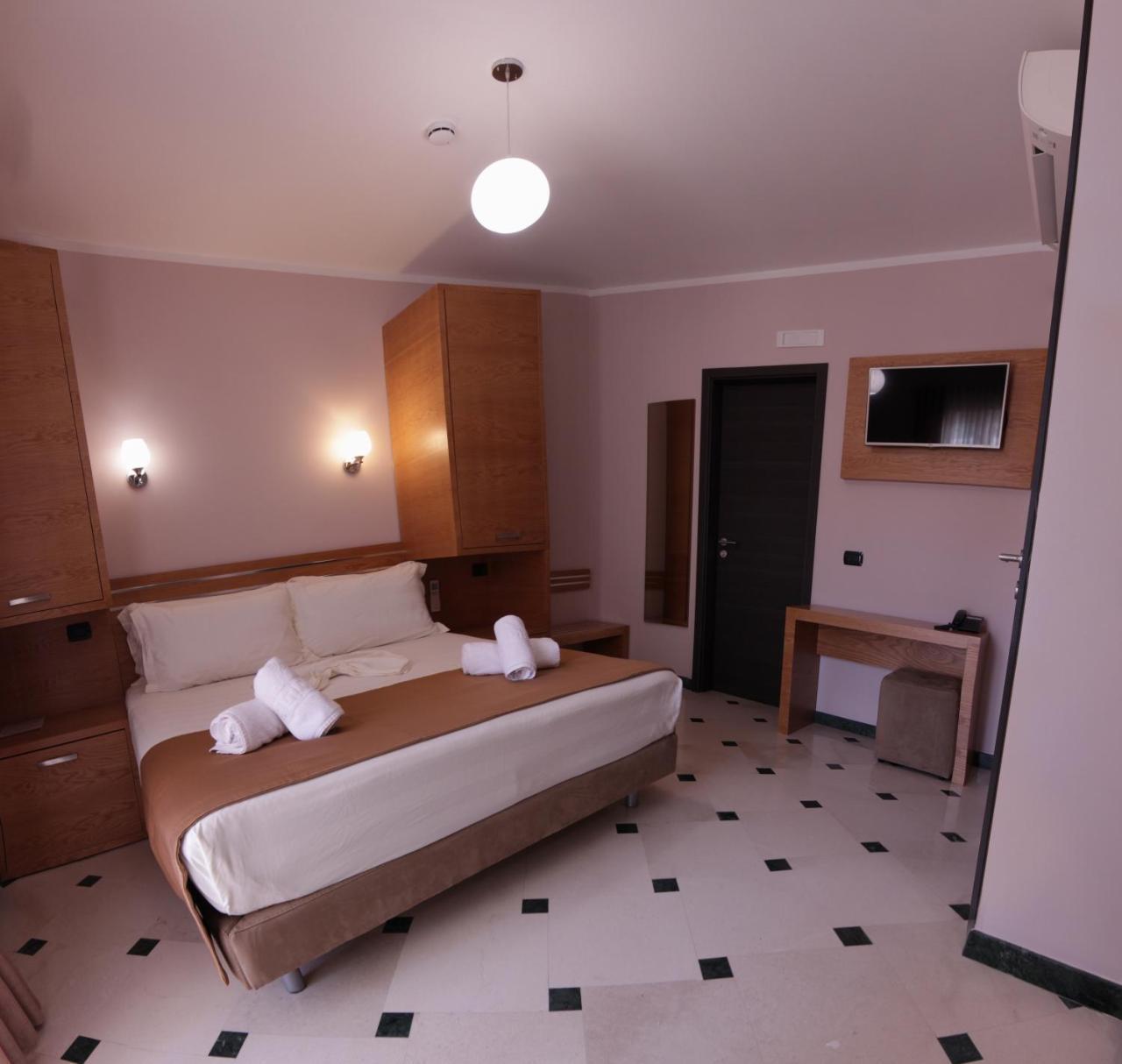 Pandora Apartment *